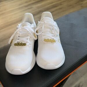Adidas cloud foam comfort women's size 7 shoes.